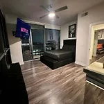 Panoramic Penthouse Views - Two 15Ft Balconies