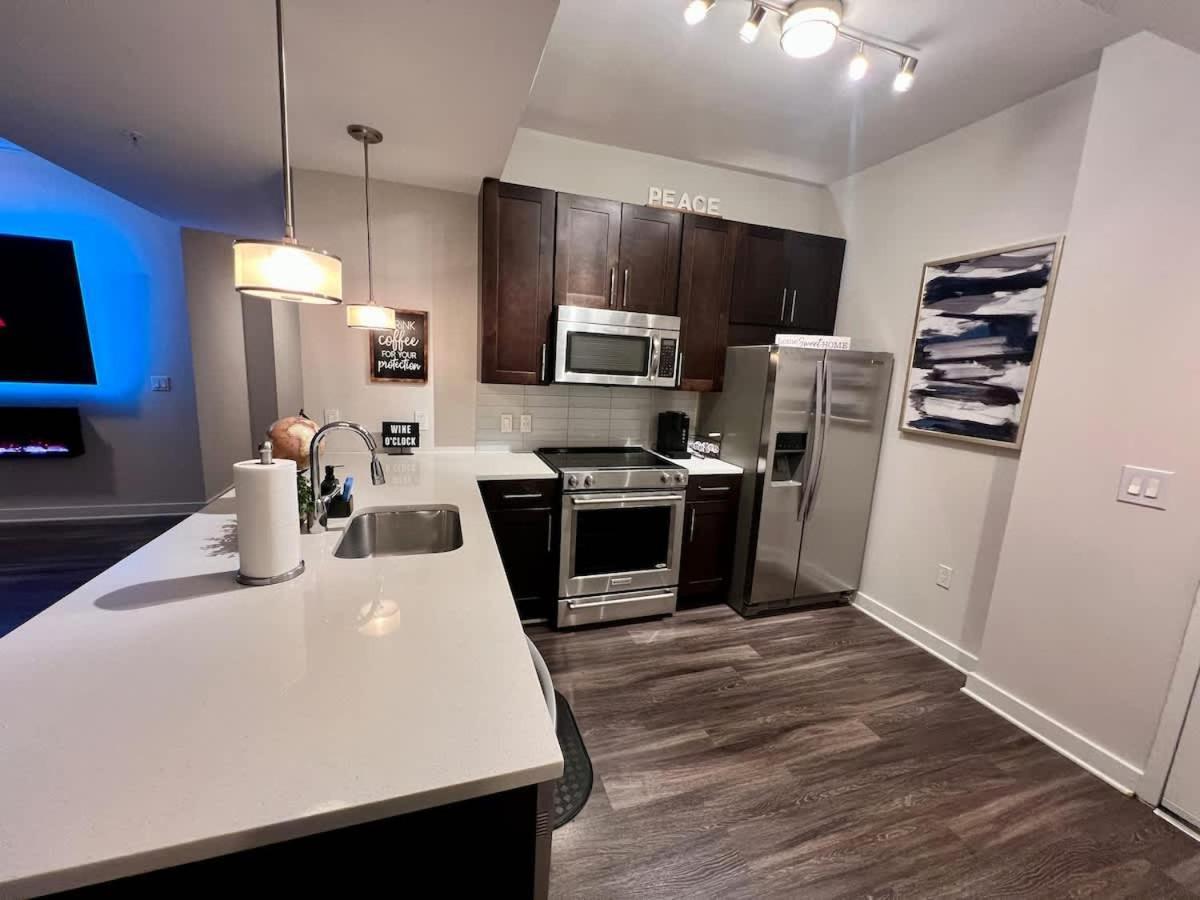 Apartment Panoramic Penthouse Views - Two 15ft Balconies