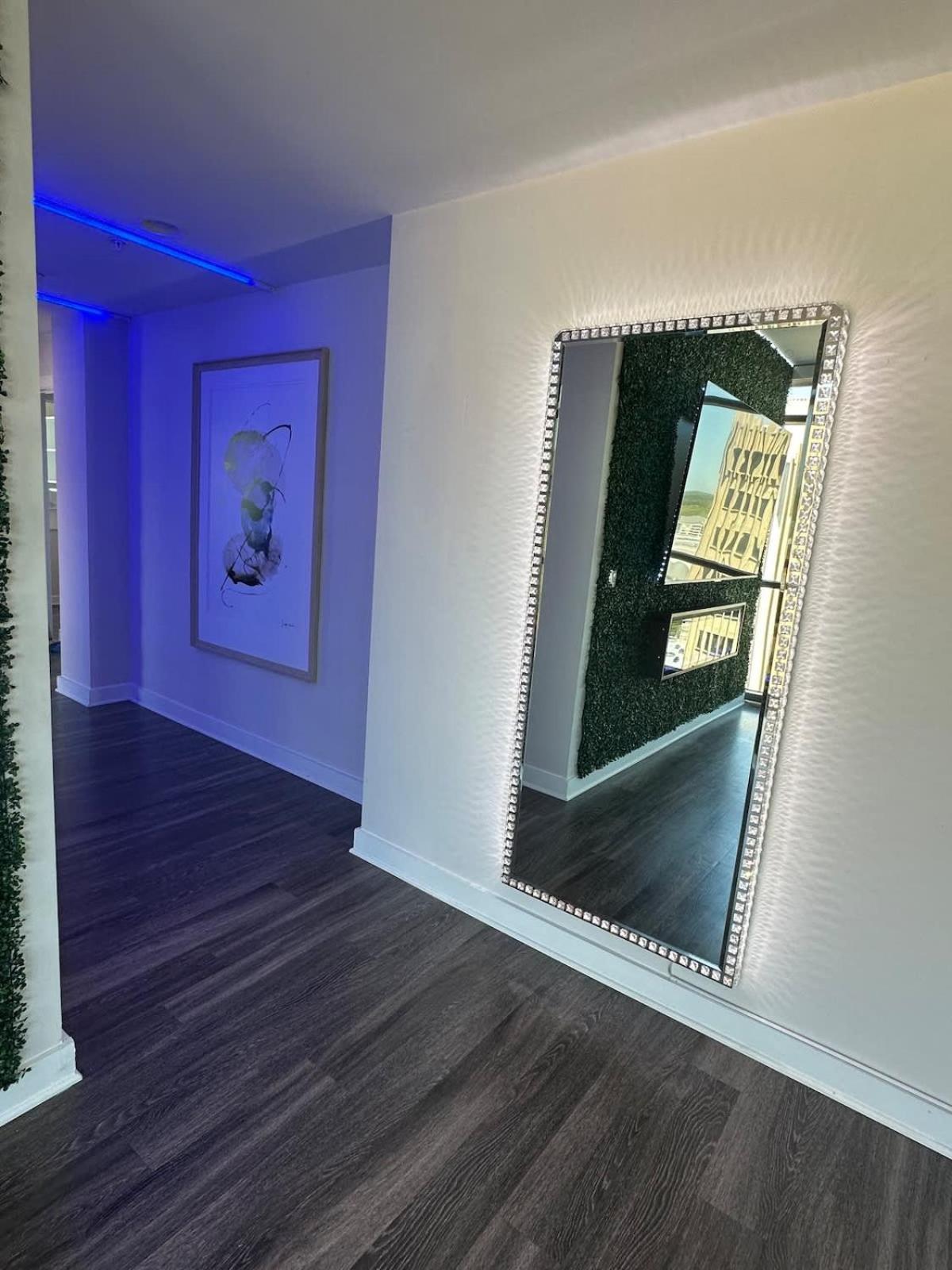 Apartment Panoramic Penthouse Views - Two 15ft Balconies