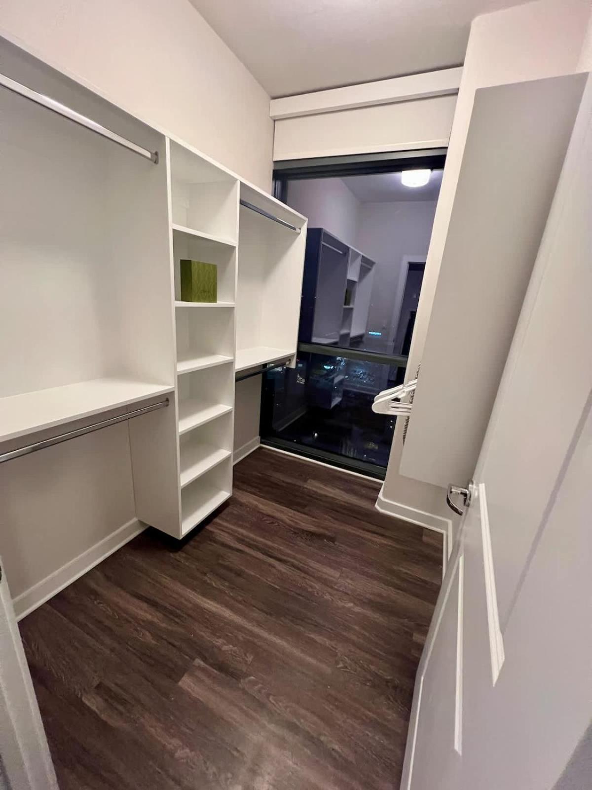 Panoramic Penthouse Views - Two 15ft Balconies