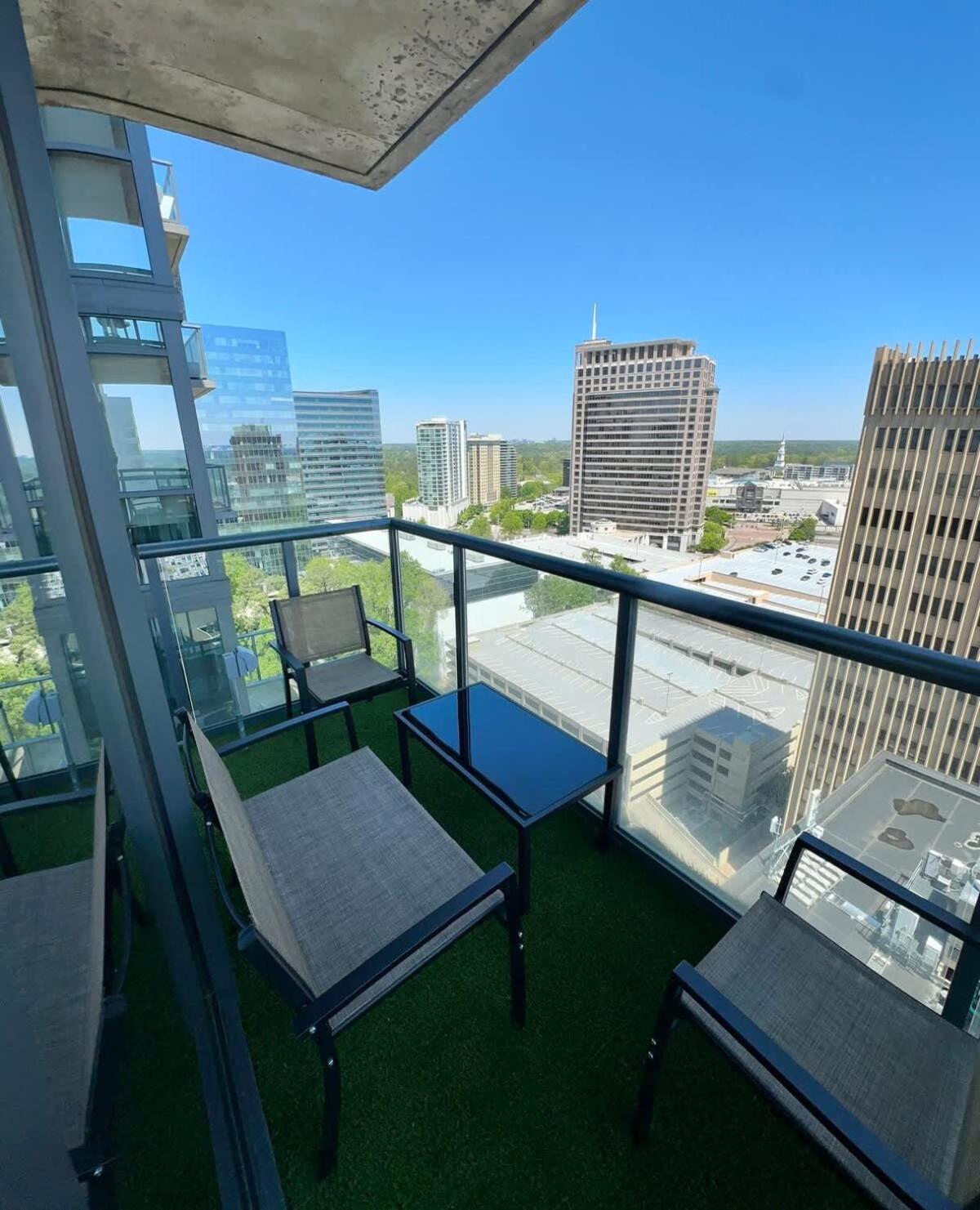 Panoramic Penthouse Views - Two 15ft Balconies *