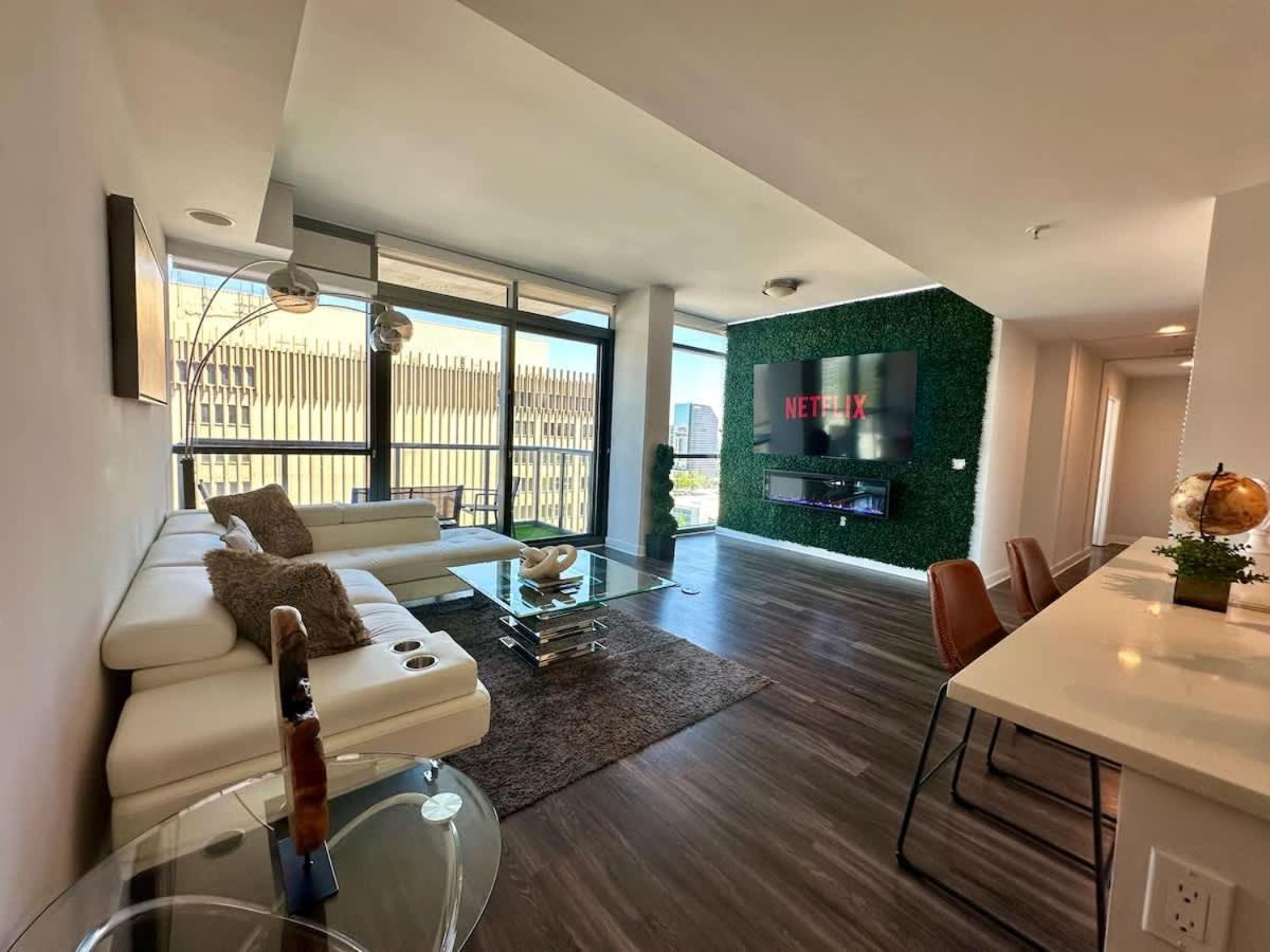 Panoramic Penthouse Views - Two 15ft Balconies * Atlanta